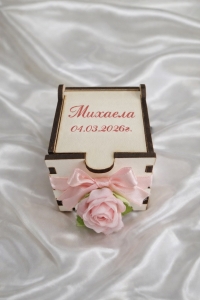 Кутийка за косичка от дърво-с гравирано име